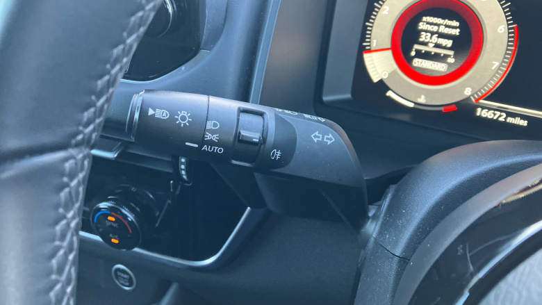 Nissan Qashqai 1.3 DiG-T MH 158 N-Connecta 5dr Xtronic Petrol Hatchback